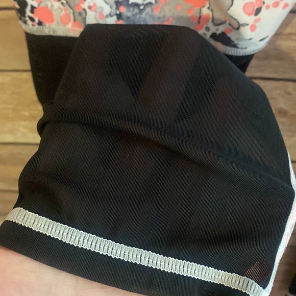 🎈Sale🎈 Fabletics Gisela Cropped Leggings With Mesh Detail On Back - Picture 5 of 8